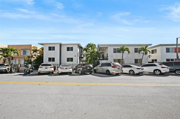 $1,925 | 7315 Byron Avenue, Unit 10, Miami Beach, FL 33141