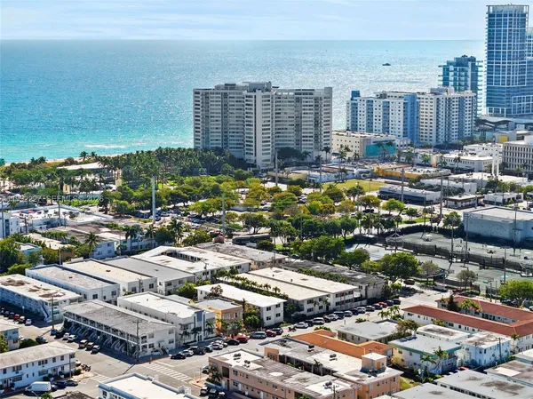 $1,925 | 7315 Byron Avenue, Unit 10, Miami Beach, FL 33141