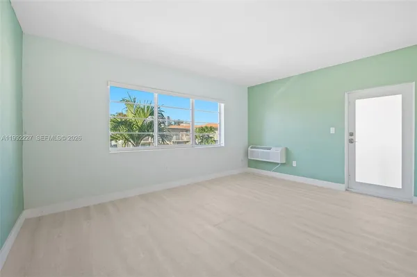 $1,925 | 7315 Byron Avenue, Unit 10, Miami Beach, FL 33141