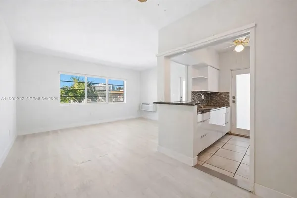 $1,925 | 7315 Byron Avenue, Unit 10, Miami Beach, FL 33141