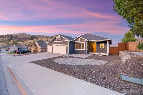 $645,000 | 444 Hilltop Place, Chelan, WA 98816