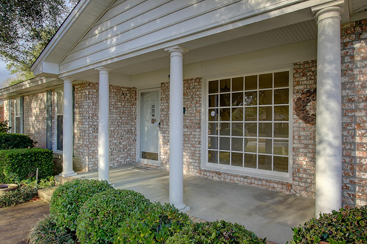 8406 Delhi Road North Charleston, SC 29406 - Photo 3 of 32 Front Porch