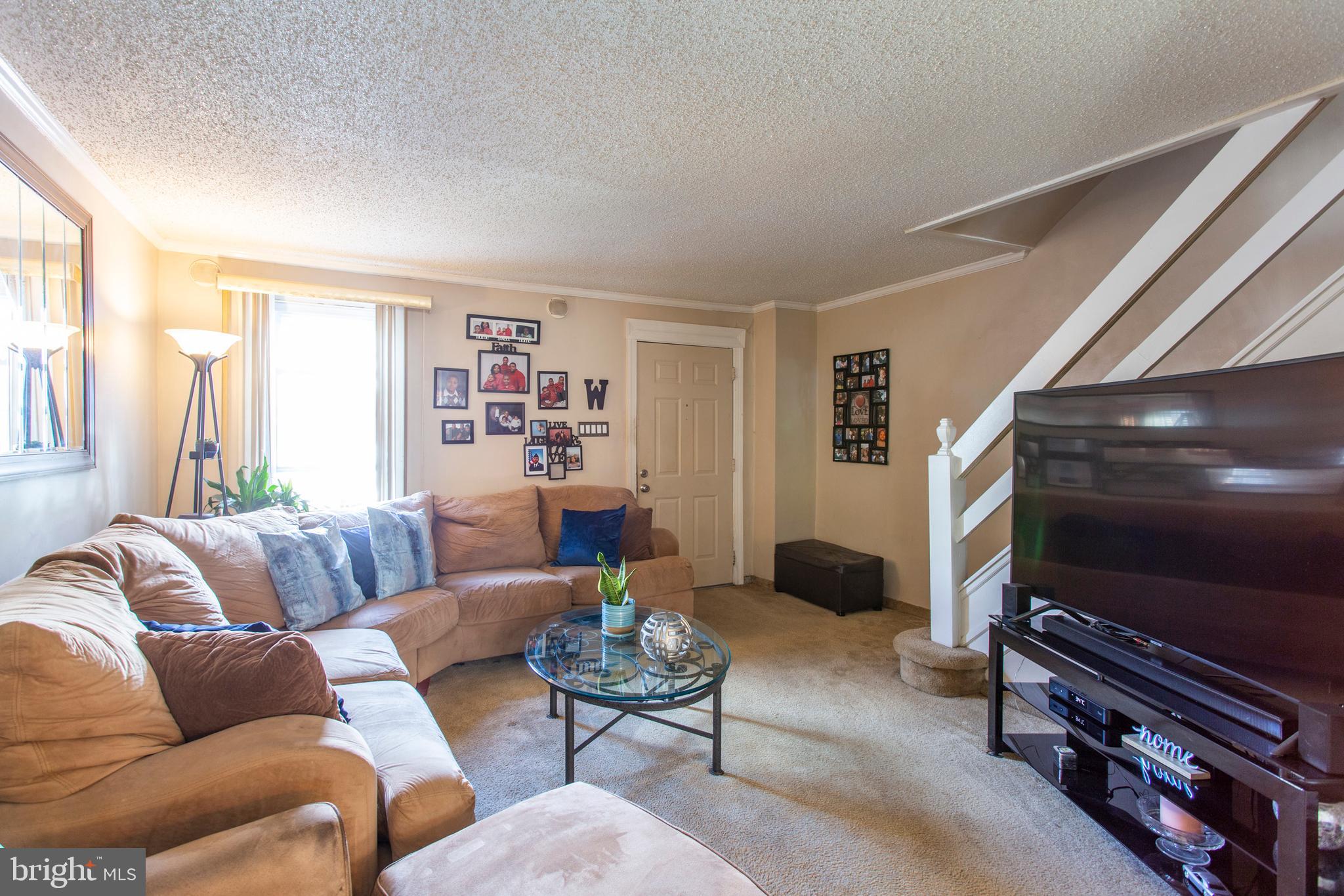 1034 Edgemore Road Philadelphia, PA 19151 - Photo 4 of 29 Gallery Image 4
