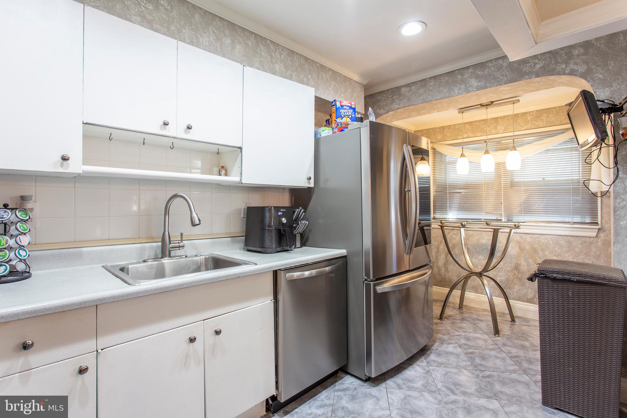 1034 Edgemore Road Philadelphia, PA 19151 - Photo 8 of 29 Gallery Image 8