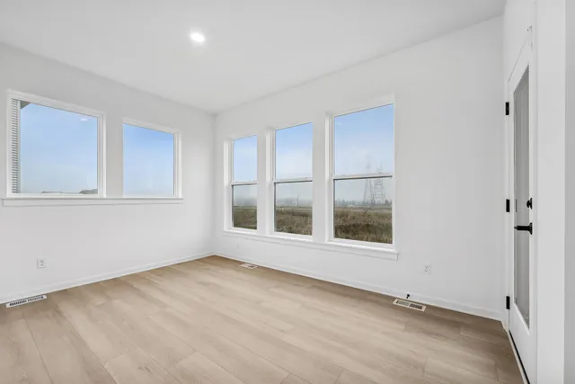 $574,900 | 3027 Trinity Drive, Shakopee, MN 55379