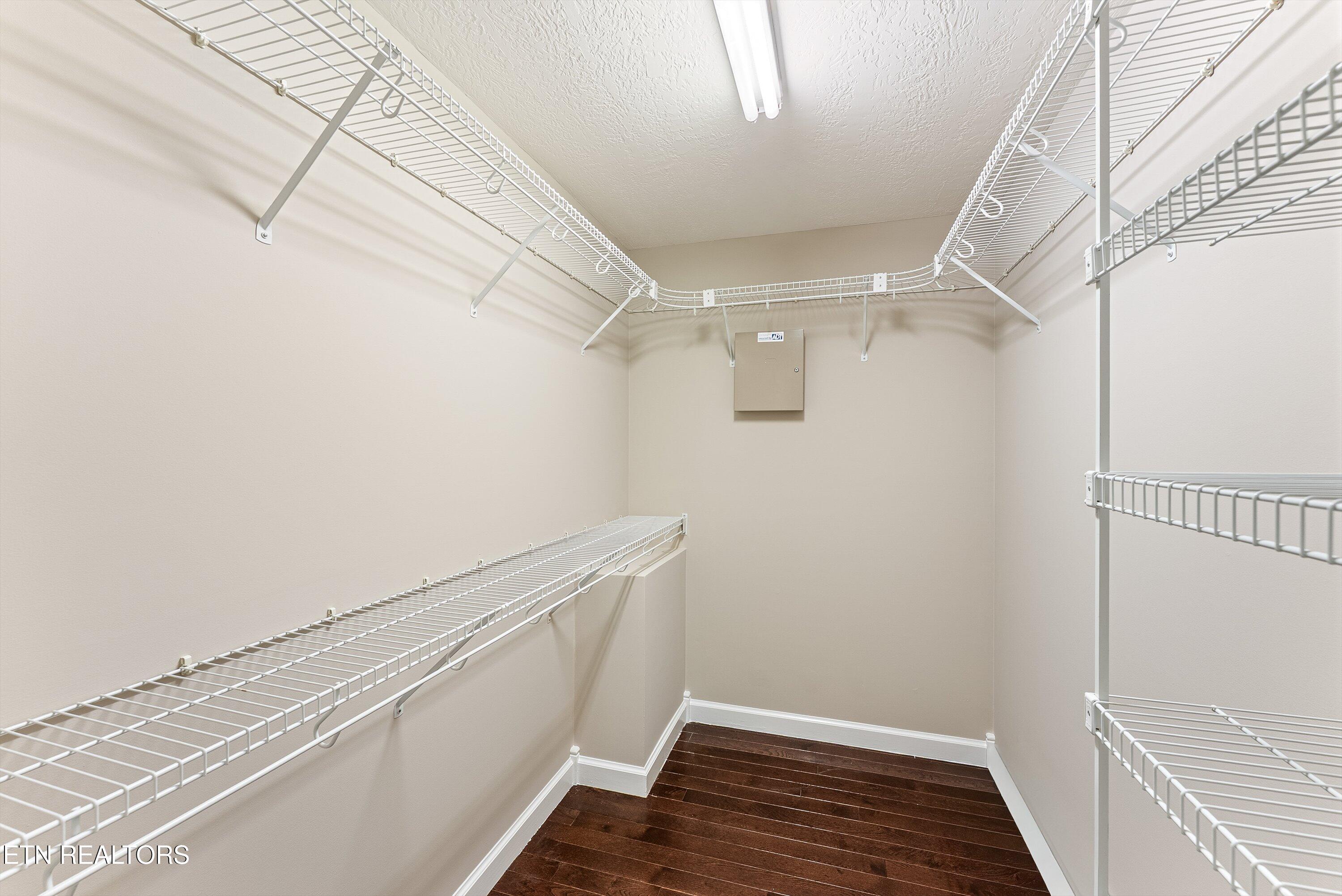 6133 Weems Road Knoxville, TN 37918 - Photo 20 of 34 20-Master closet A1