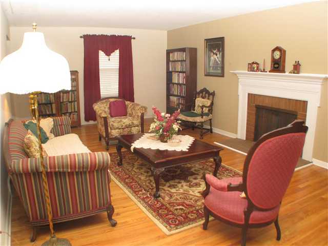 752 Noe Bixby Road Columbus, OH 43213 - Photo 5 of 19 Gallery Image 5