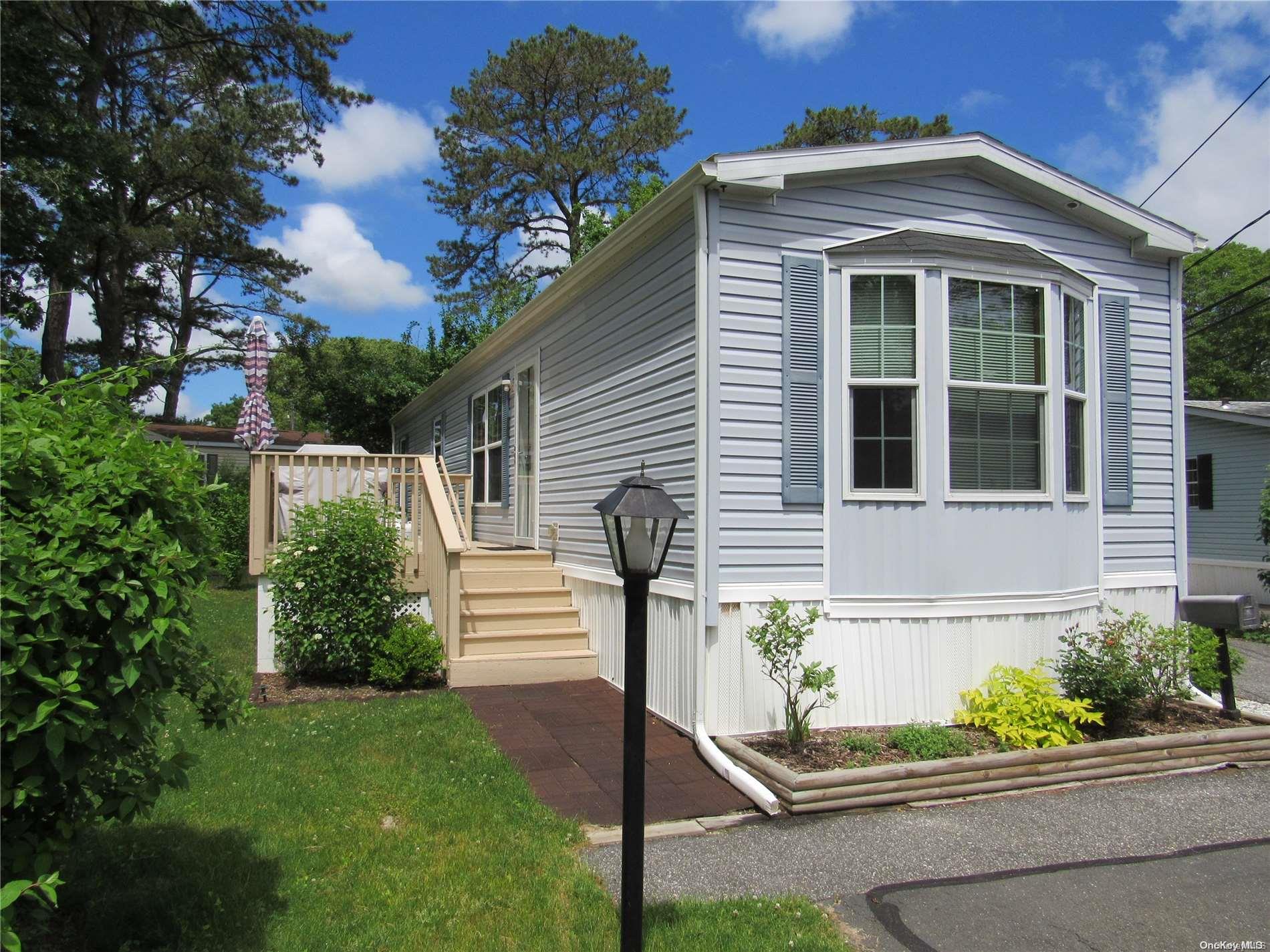 525 Riverleigh Avenue, Unit D6 Riverhead, NY 11901 - Photo 1 of 1