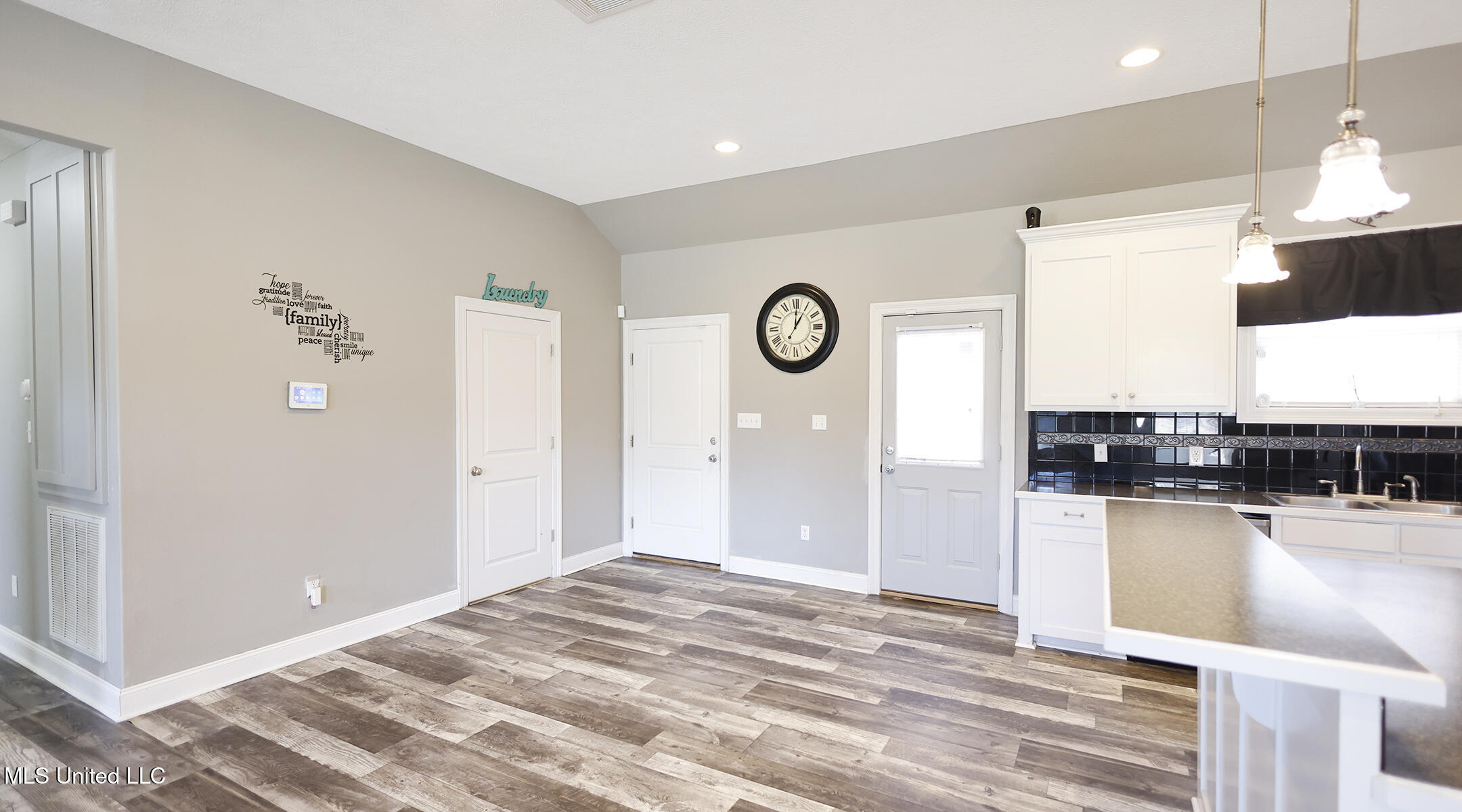 1131 Quail Ridge Drive McComb, MS 39648 - Photo 14 of 38 _C5_0245