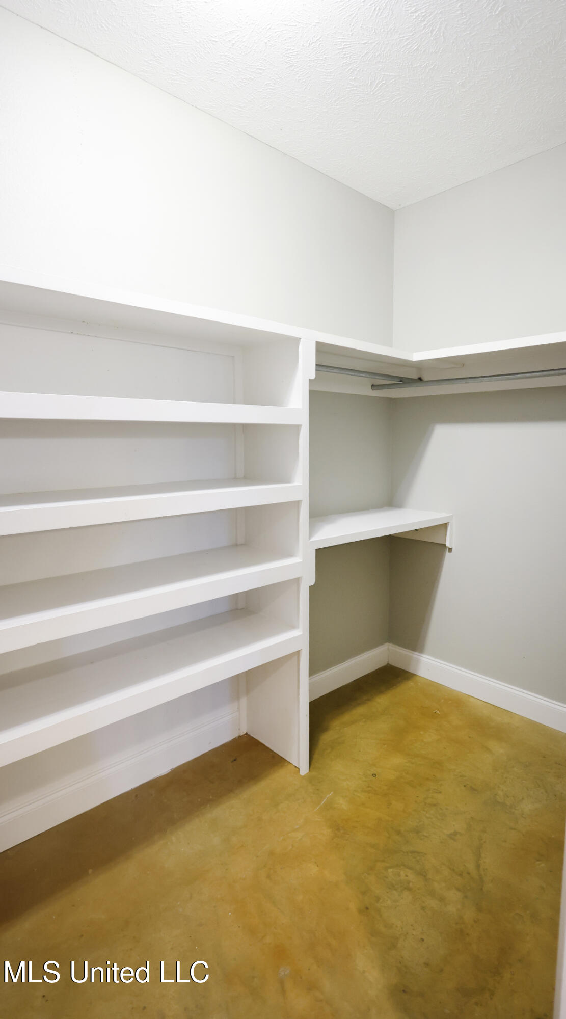 1131 Quail Ridge Drive McComb, MS 39648 - Photo 20 of 38 _C5_0251