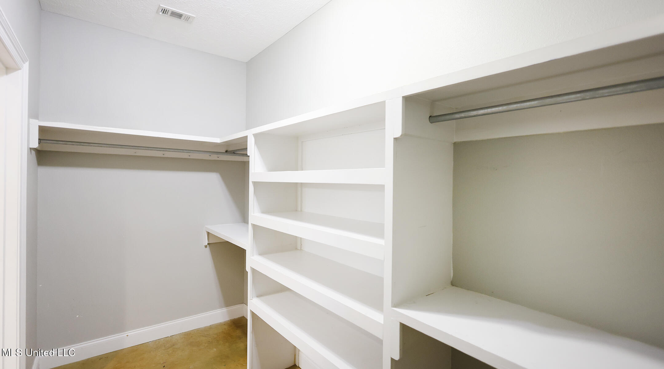 1131 Quail Ridge Drive McComb, MS 39648 - Photo 21 of 38 _C5_0252