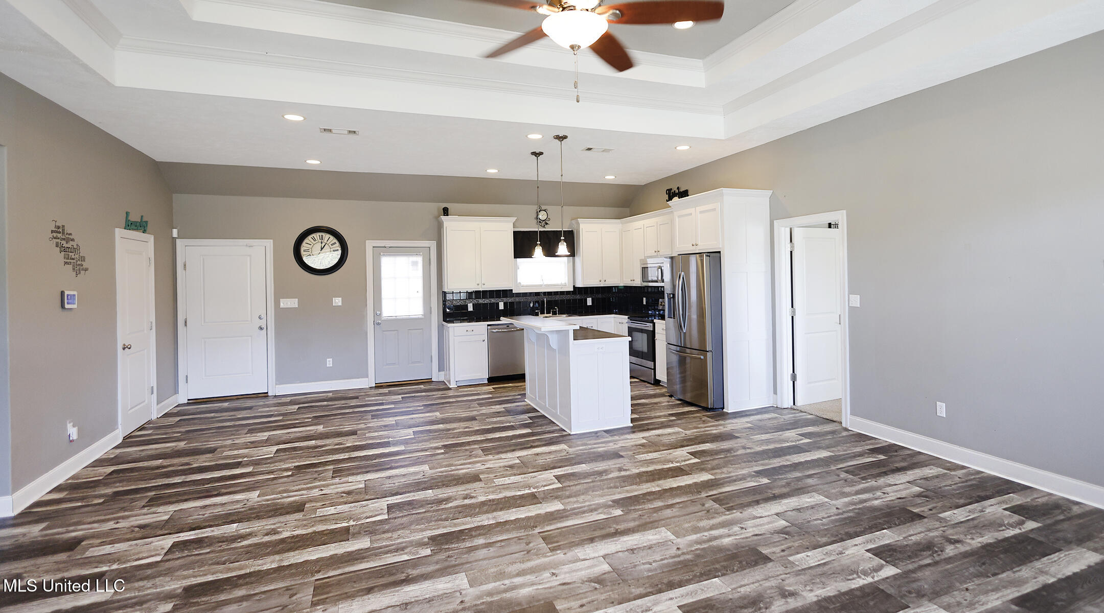 1131 Quail Ridge Drive McComb, MS 39648 - Photo 4 of 38 _C5_0229