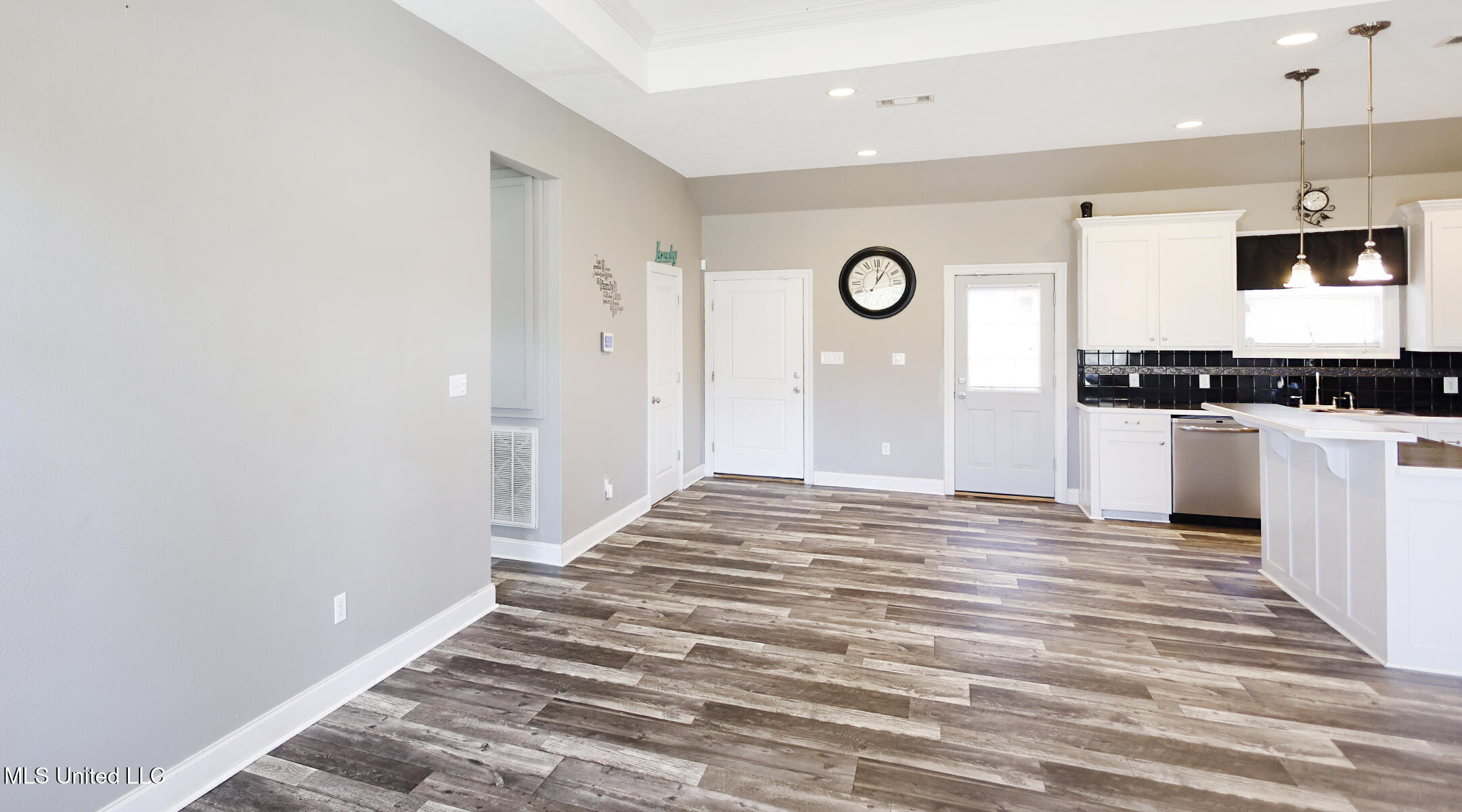 1131 Quail Ridge Drive McComb, MS 39648 - Photo 6 of 38 _C5_0231