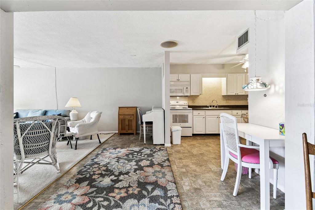 250 Rosery Road Northwest, Unit 333 Largo, FL 33770 - Photo 15 of 63