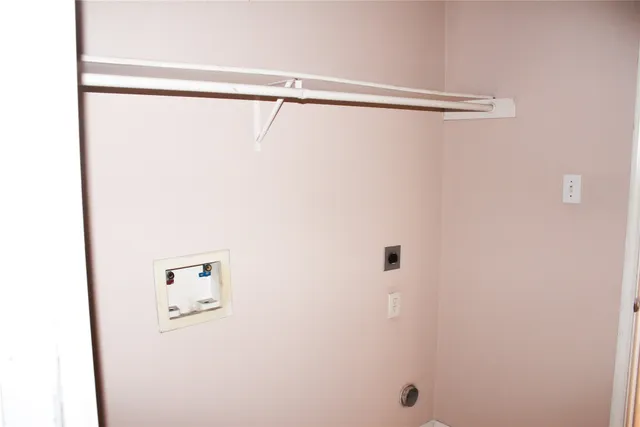 $2,000 | 3109 Berryfield Lane, Pearland, TX 77581