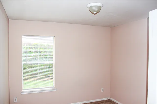 $2,000 | 3109 Berryfield Lane, Pearland, TX 77581