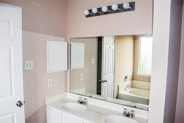 $2,000 | 3109 Berryfield Lane, Pearland, TX 77581