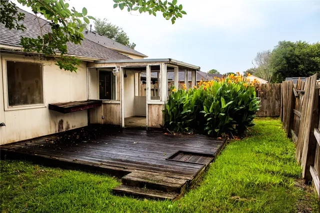 $2,000 | 3109 Berryfield Lane, Pearland, TX 77581