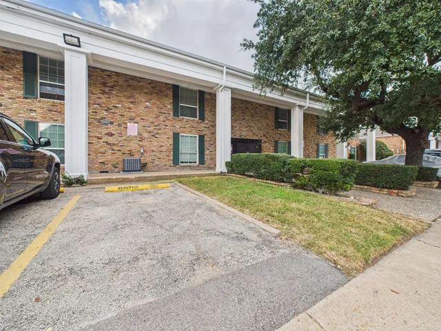 $1,250 | 5333 Richmond Avenue, Unit 20, Houston, TX 77056
