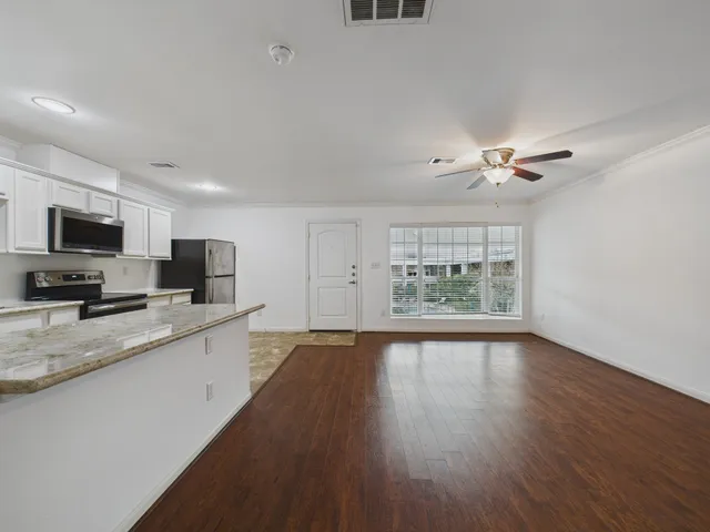 $1,250 | 5333 Richmond Avenue, Unit 20, Houston, TX 77056