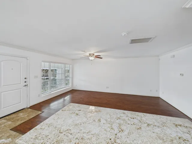 $1,250 | 5333 Richmond Avenue, Unit 20, Houston, TX 77056