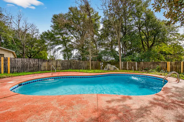 $429,700 | 16 Cinderella Lane Northwest, Fort Walton Beach, FL 32547