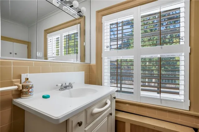 $1,295,000 | 1208 West 57th Terrace, Kansas City, MO 64113