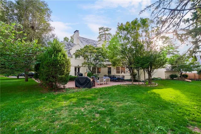 $1,295,000 | 1208 West 57th Terrace, Kansas City, MO 64113