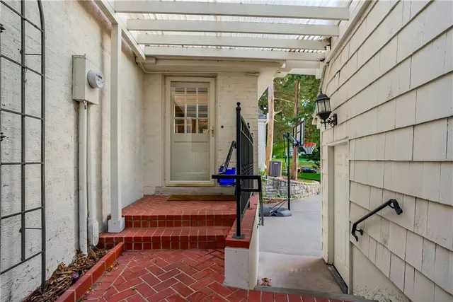 $1,295,000 | 1208 West 57th Terrace, Kansas City, MO 64113