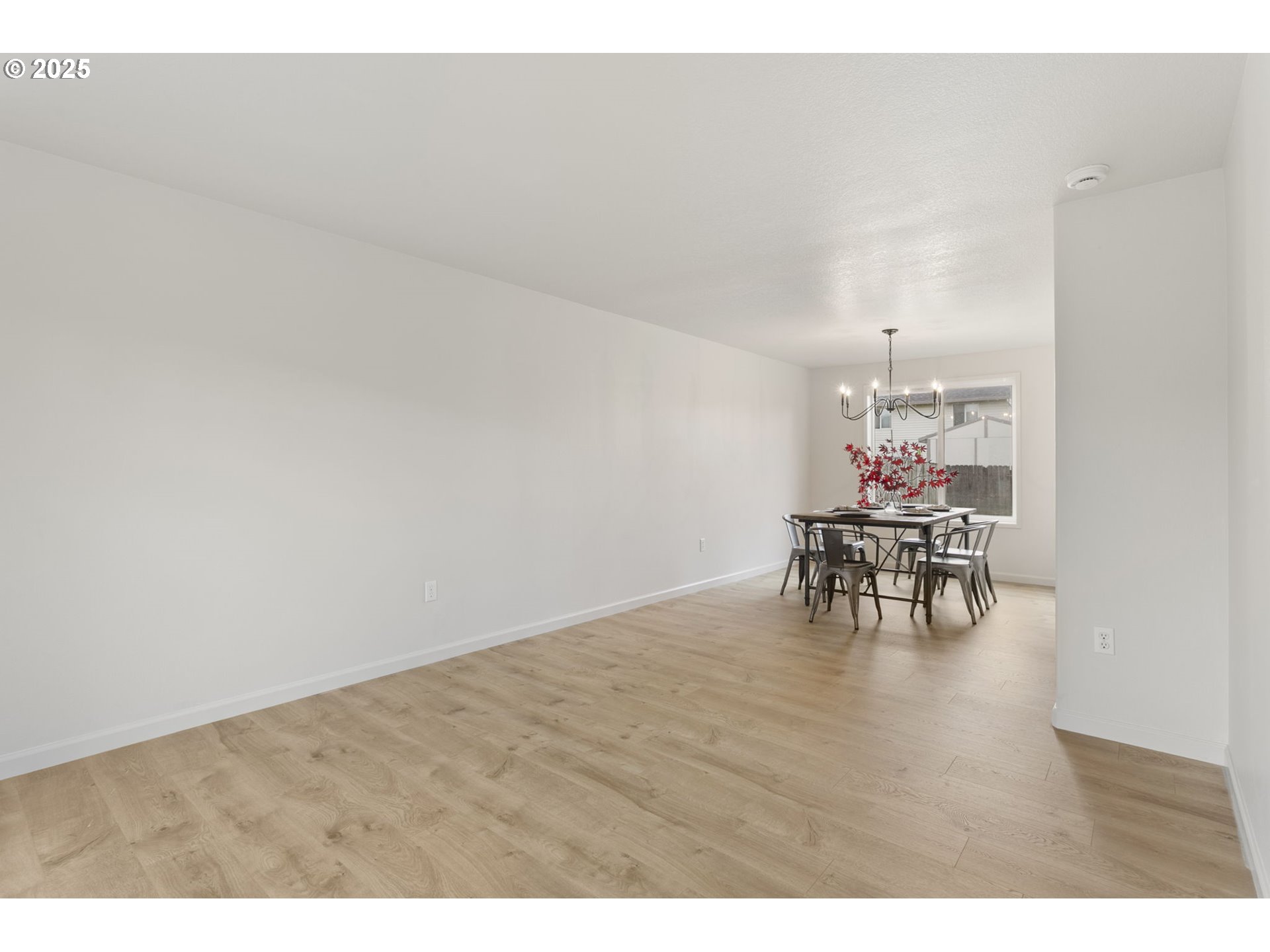 16301 Northeast 77th Circle Vancouver, WA 98682 - Photo 13 of 44 a view of a dining room with furniture and a table
