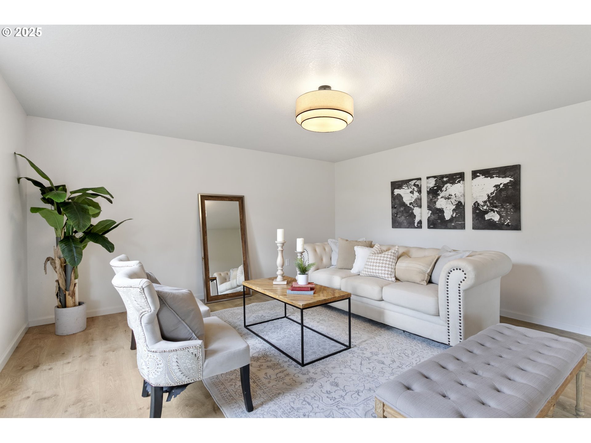 16301 Northeast 77th Circle Vancouver, WA 98682 - Photo 19 of 44 a living room with furniture