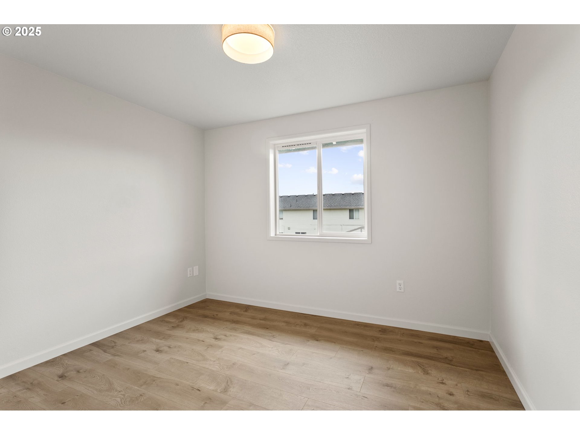 16301 Northeast 77th Circle Vancouver, WA 98682 - Photo 29 of 44 a view of an empty room and window