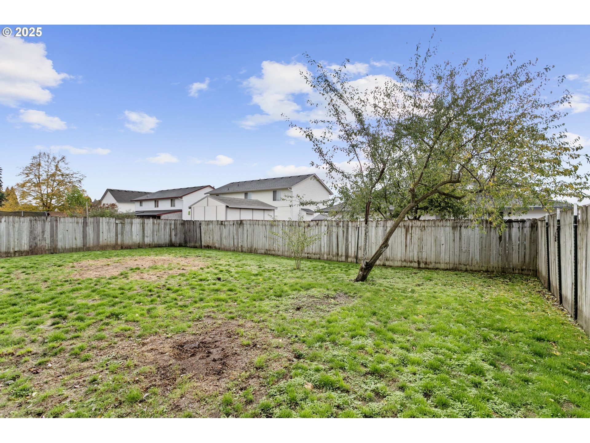 16301 Northeast 77th Circle Vancouver, WA 98682 - Photo 42 of 44 a view of a backyard with wooden fence