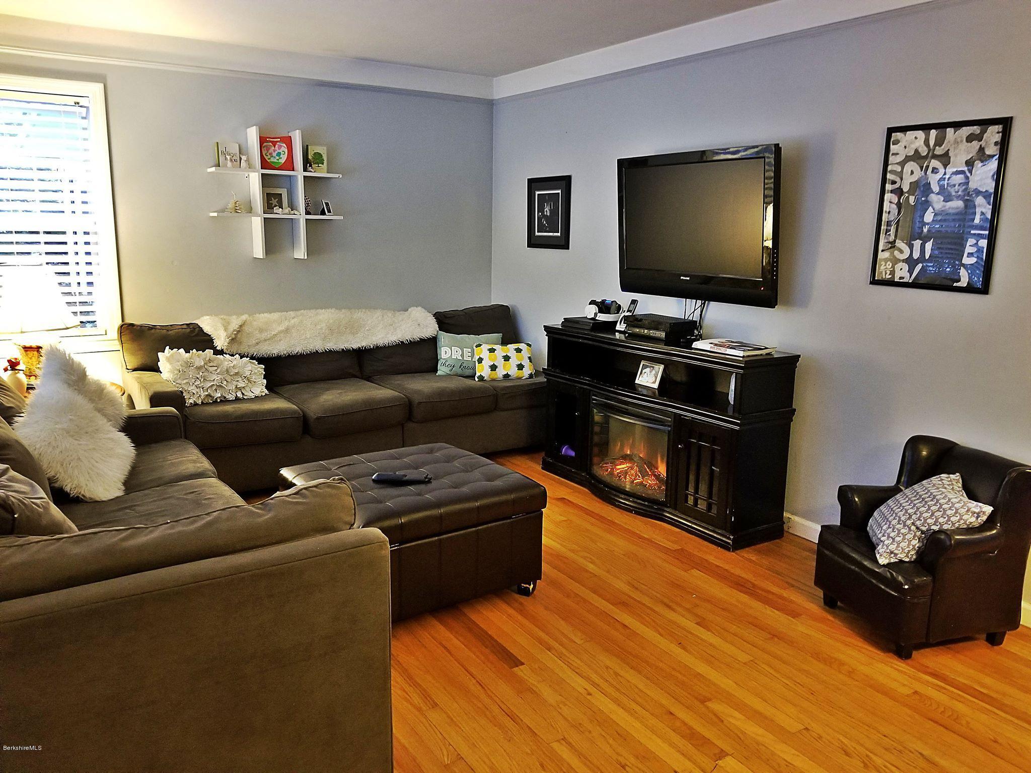 156 Luce Road Williamstown, MA 01267 - Photo 10 of 22 Living Room View