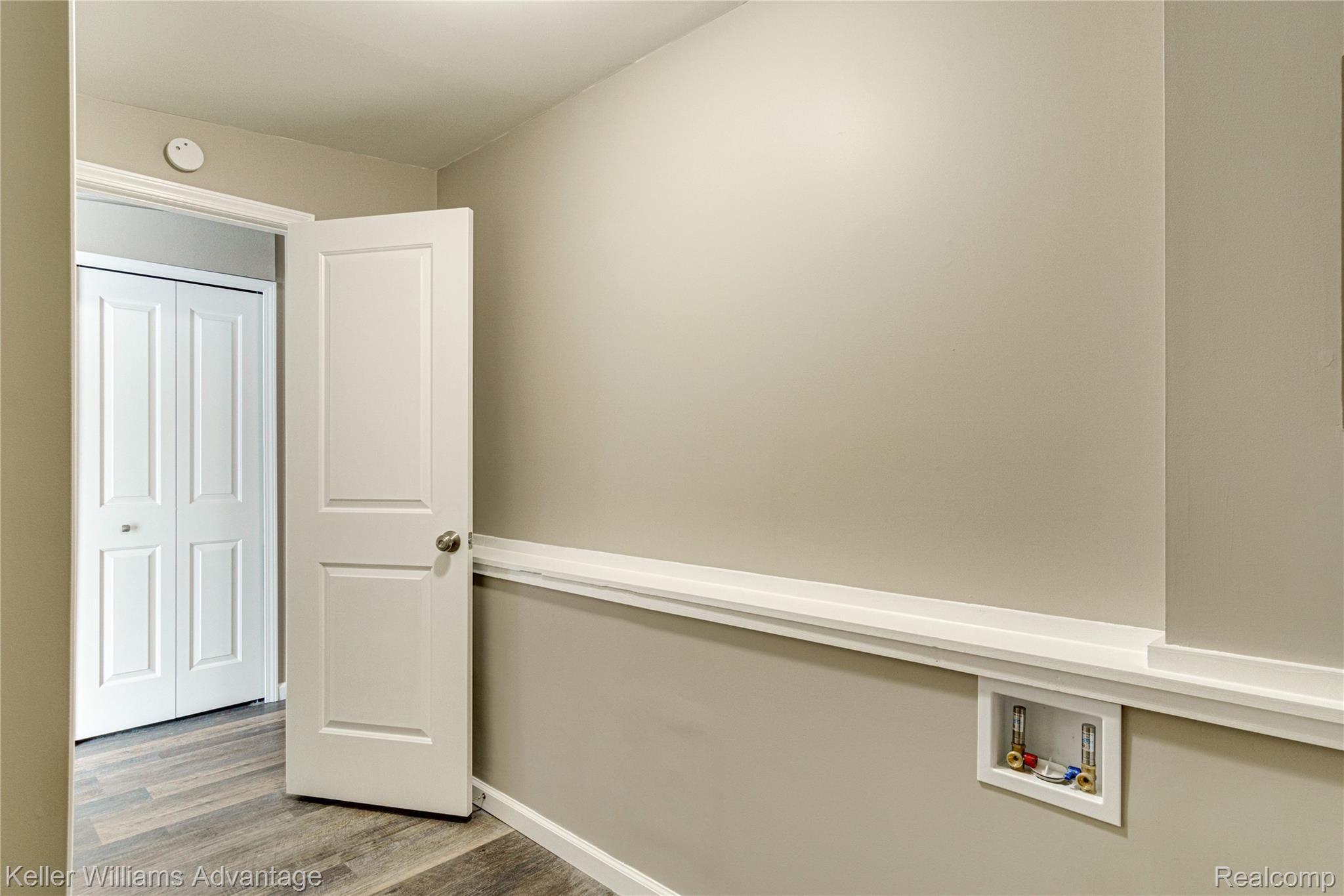 3565 Watkins Lake Road Waterford, MI 48328 - Photo 20 of 28 Laundry Room 2.jpg