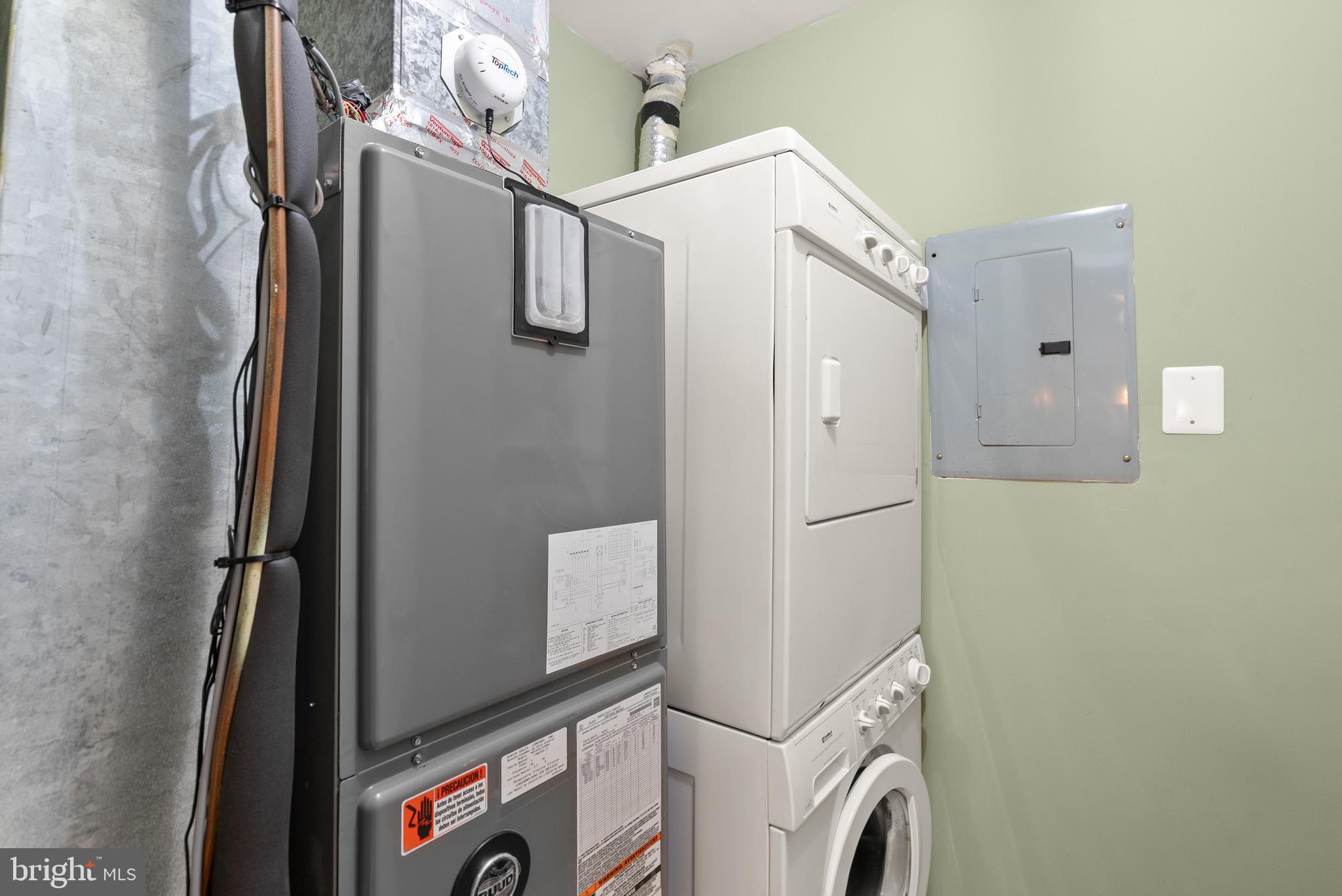 6905 Keyser Way Alexandria, VA 22310 - Photo 25 of 50 a view of washer and dryer