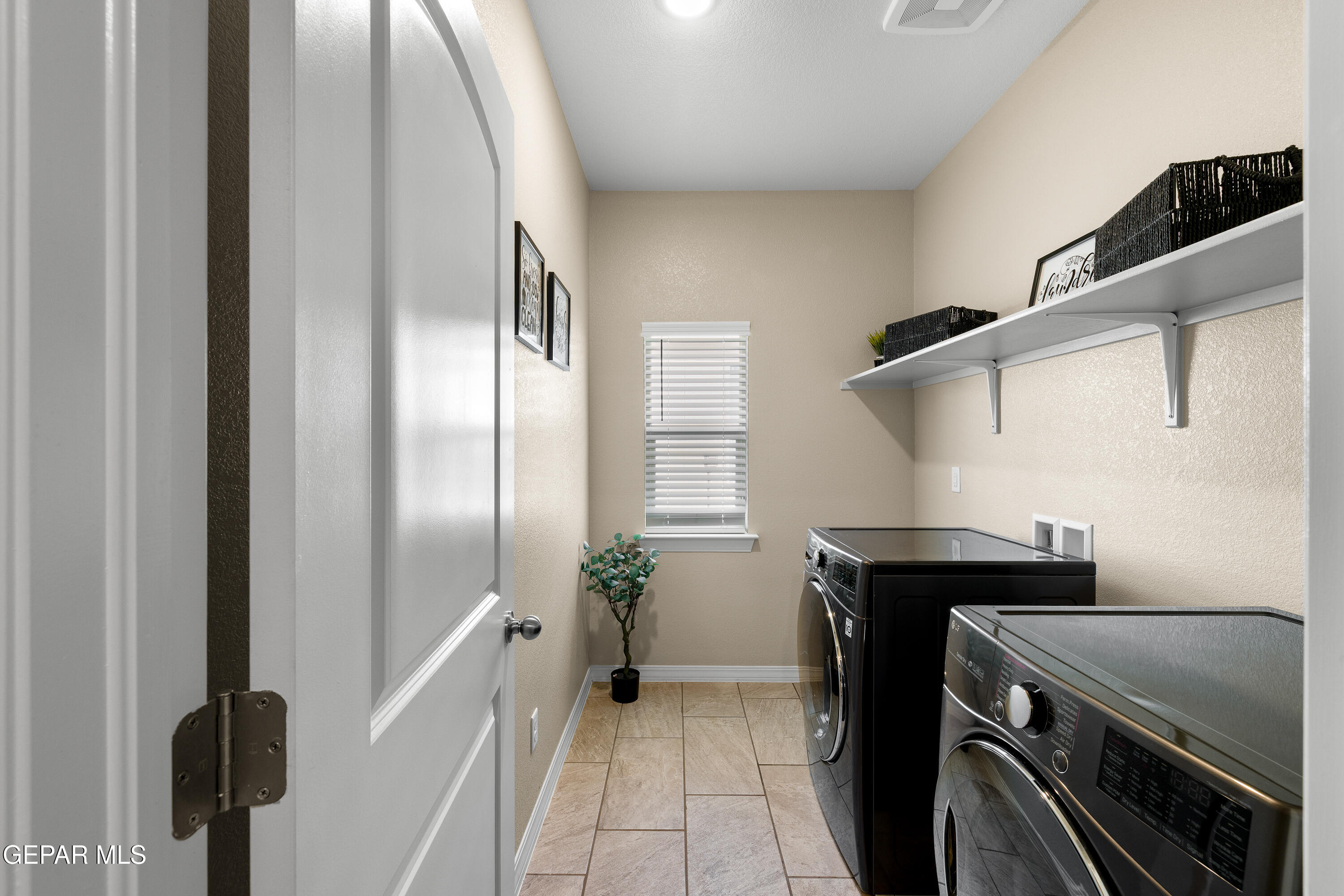 232 Golden Rise Street El Paso, TX 79928 - Photo 13 of 33 232 Golden Rise-13