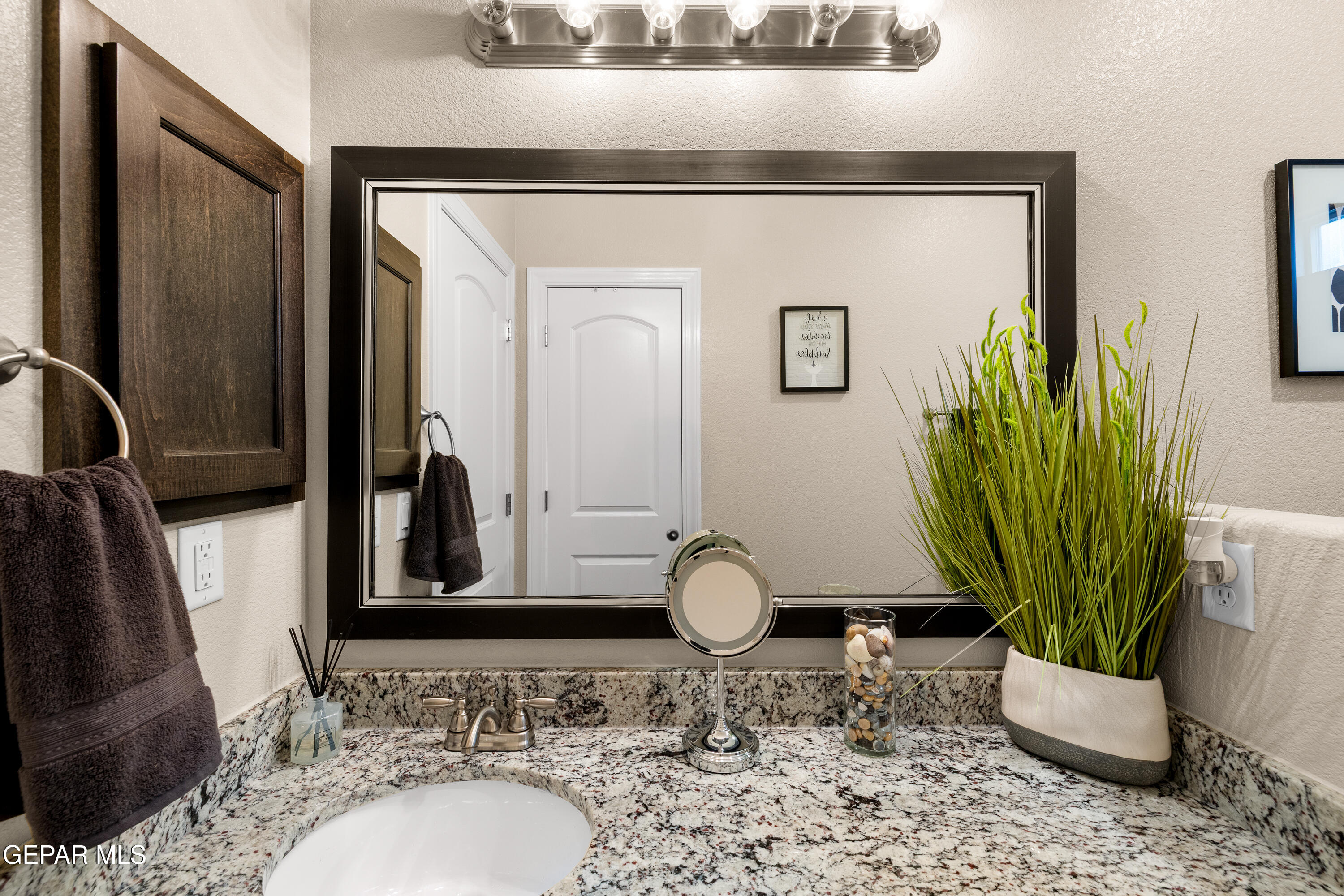 232 Golden Rise Street El Paso, TX 79928 - Photo 19 of 33 232 Golden Rise-19