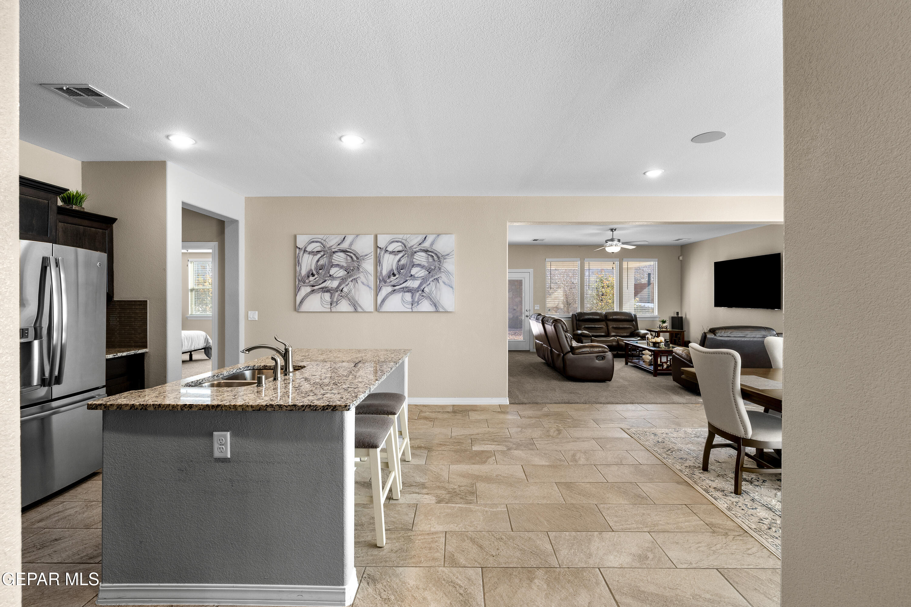 232 Golden Rise Street El Paso, TX 79928 - Photo 5 of 33 232 Golden Rise-5