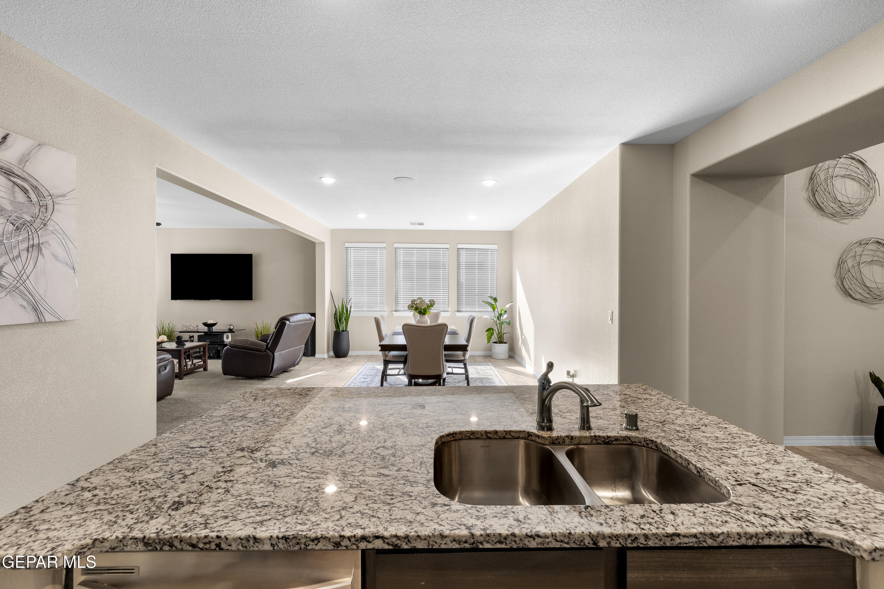 232 Golden Rise Street El Paso, TX 79928 - Photo 7 of 33 232 Golden Rise-7