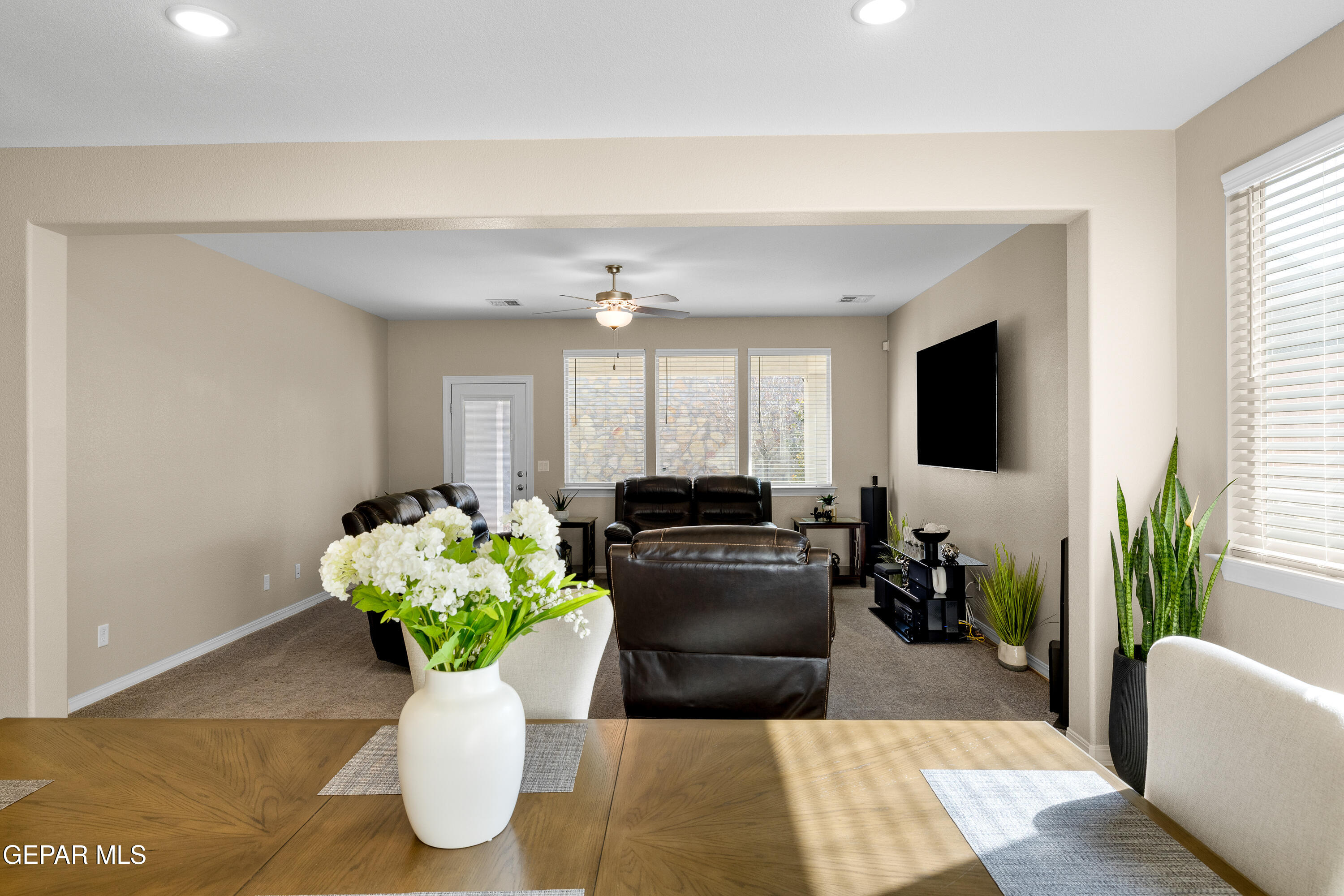 232 Golden Rise Street El Paso, TX 79928 - Photo 9 of 33 232 Golden Rise-9