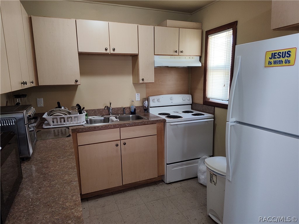 50 Risher Avenue Inglis, FL 34449 - Photo 7 of 22