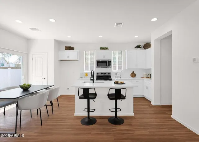 $2,500 | 16875 North 12th Street, Unit 2, Phoenix, AZ 85022