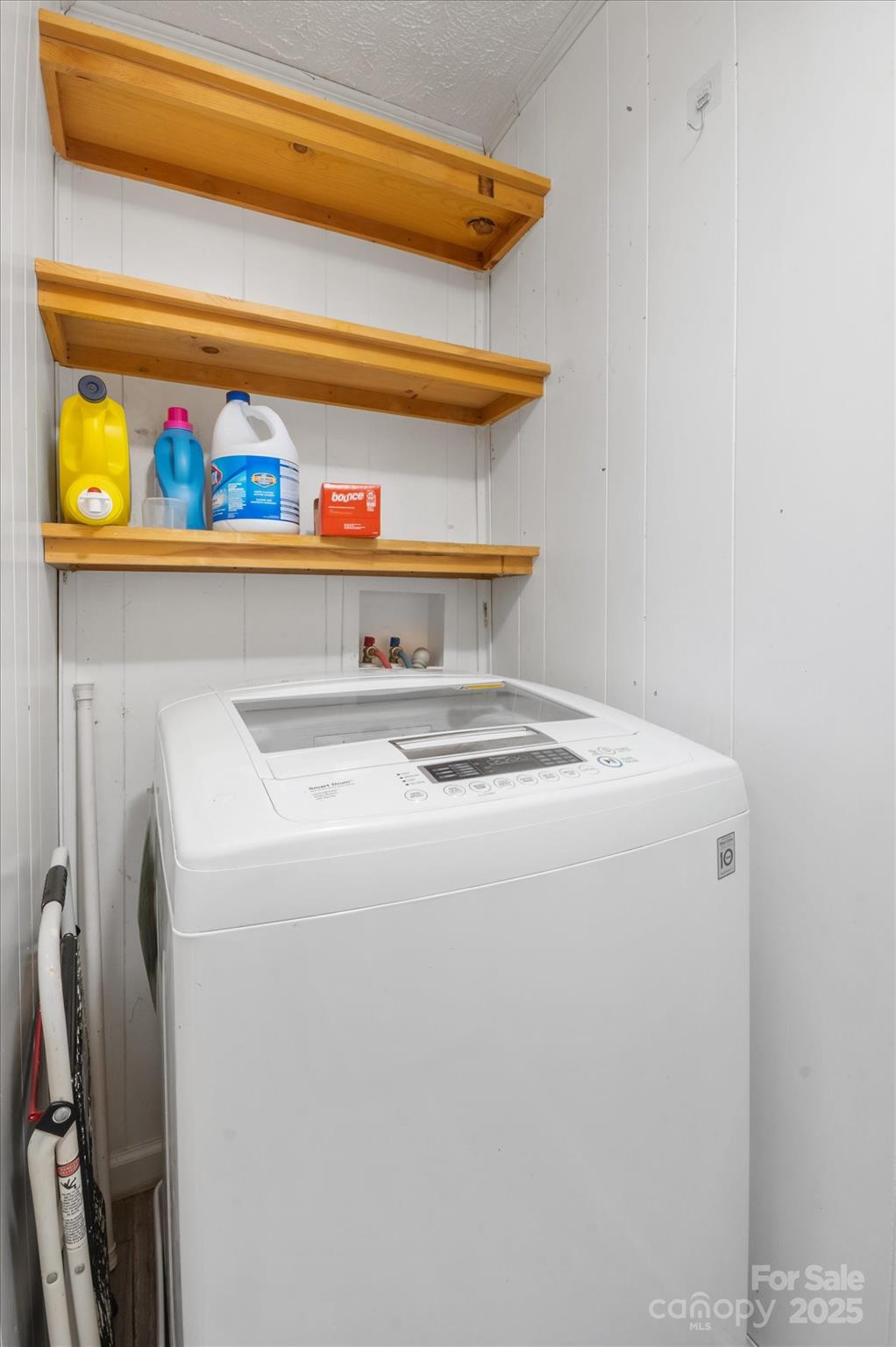 7 Maple Drive Brevard, NC 28712 - Photo 27 of 31 a utility room with dryer and washer