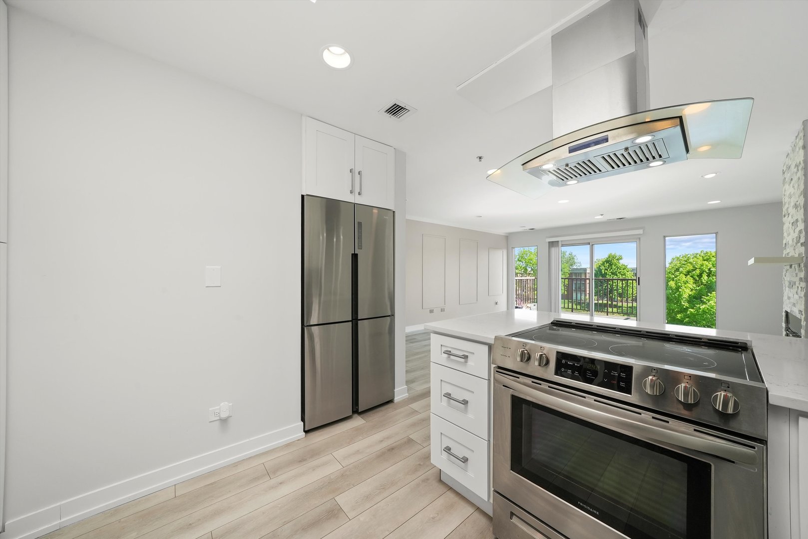 431 Kelburn Road, Unit 314 Deerfield, IL 60015 - Photo 15 of 32 Gallery Image 15