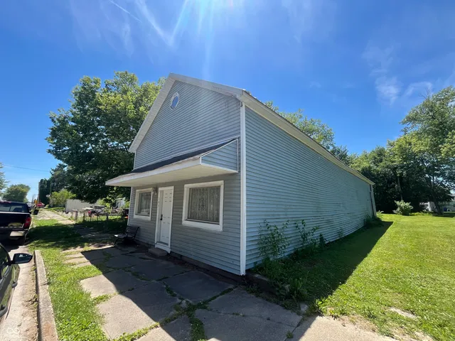 $44,900 | 105 North Broad Street, Mooreland, IN 47360