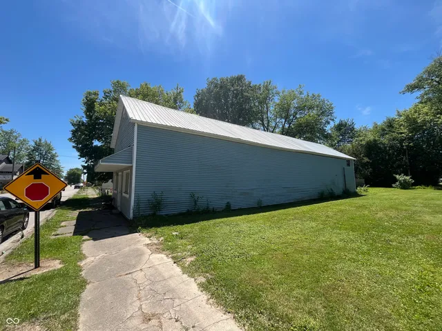 $44,900 | 105 North Broad Street, Mooreland, IN 47360