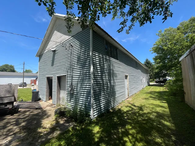 $44,900 | 105 North Broad Street, Mooreland, IN 47360