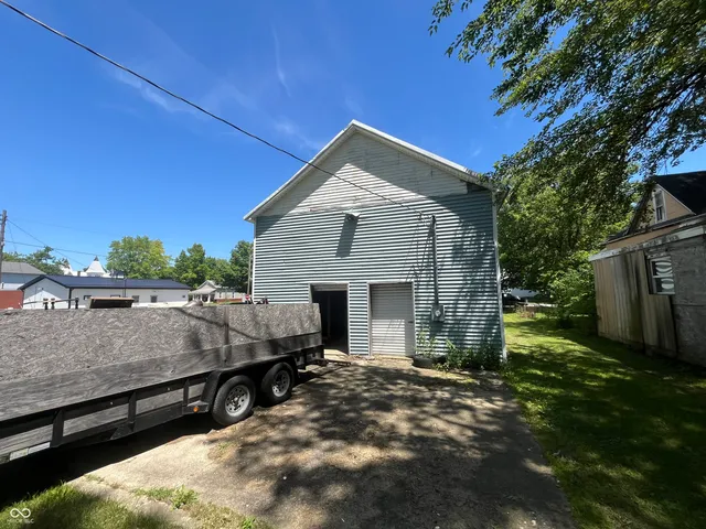 $44,900 | 105 North Broad Street, Mooreland, IN 47360