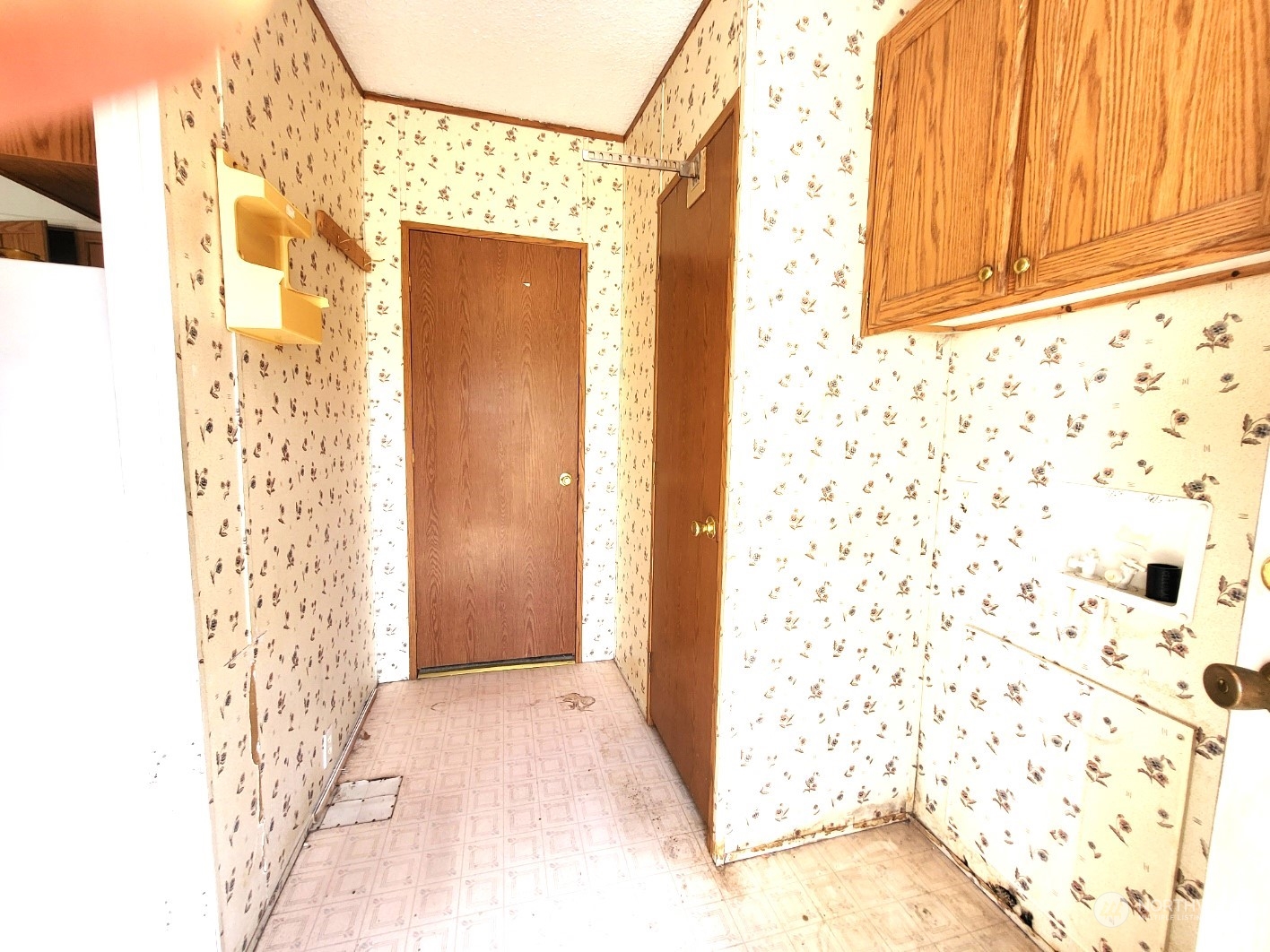 2285 Basin Street Southwest, Unit 11 Ephrata, WA 98823 - Photo 10 of 27 a view of a bathroom
